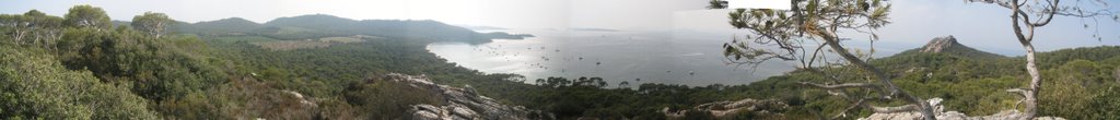 Panoramique de Porquerolles du haut de la pointe Est by ISORE