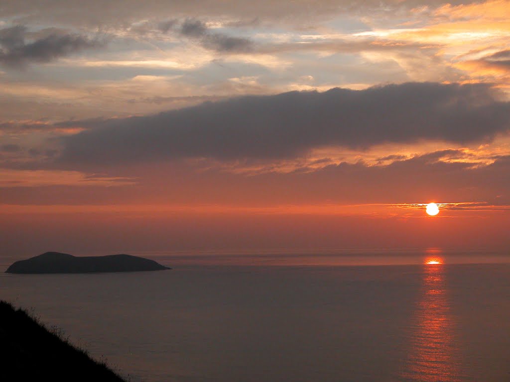 Cardigan Island in the sunset from Mwnt by lagalesa