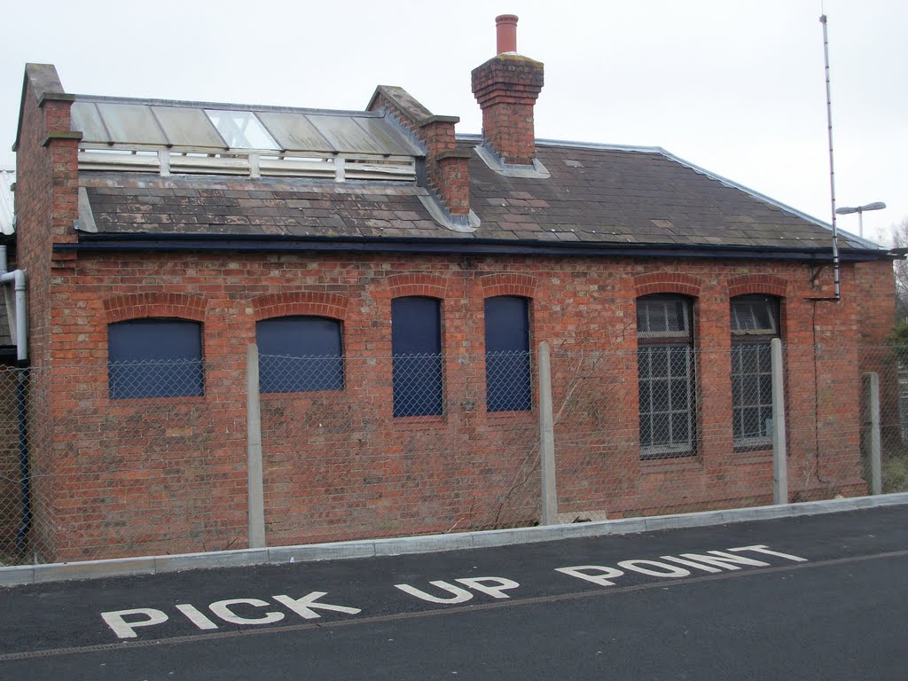 The back of Hook Train Station by Robert'sGoogleEarthP…