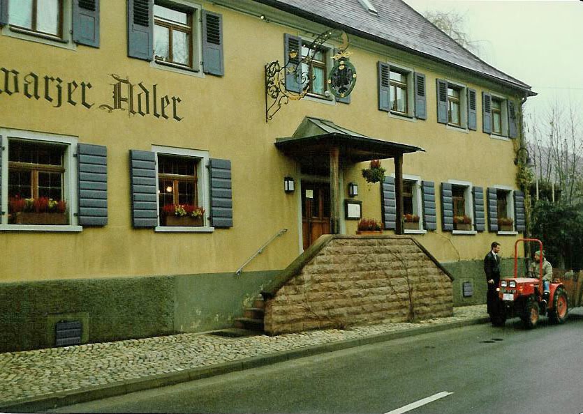 Gasthof "Schwarzer Adler" in Oberbergen by Andreas-Müller - NO VIEWS