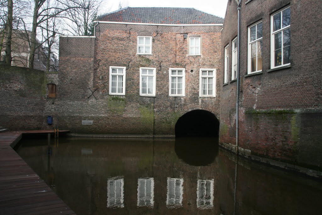 Steiger en Watertunnel Binnendieze, Den Bosch. by Carl030nl