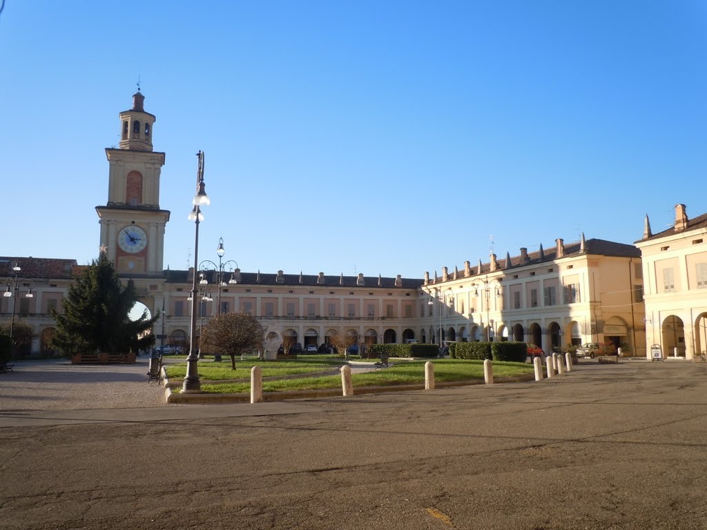 Gualtieri- Piazza Bentivoglio by Oliviero Dallaglio