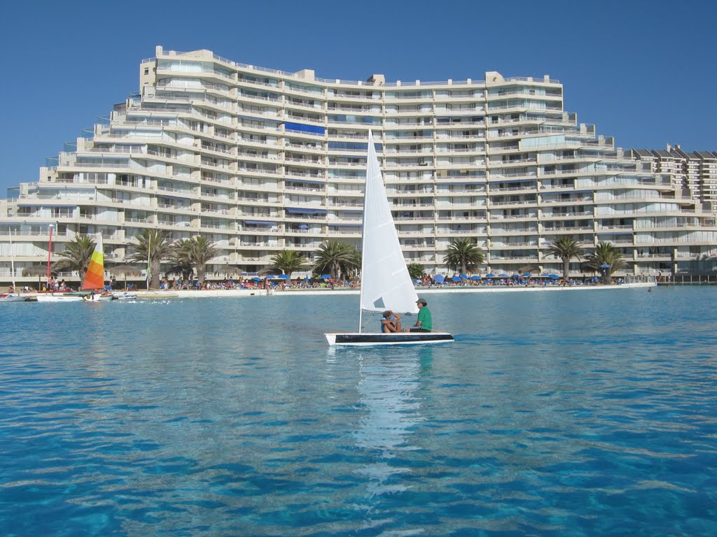 Barco à vela (2010) by ricardomariucci