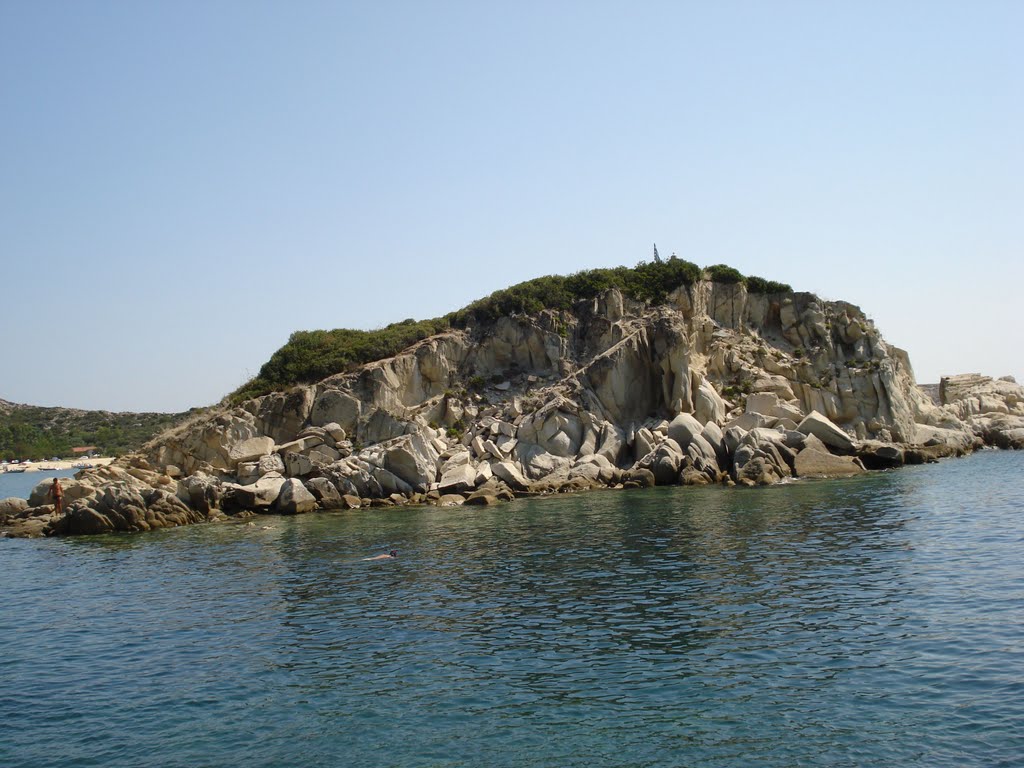 Kalamitsi Beach, Sithonia, Greece by ffilip