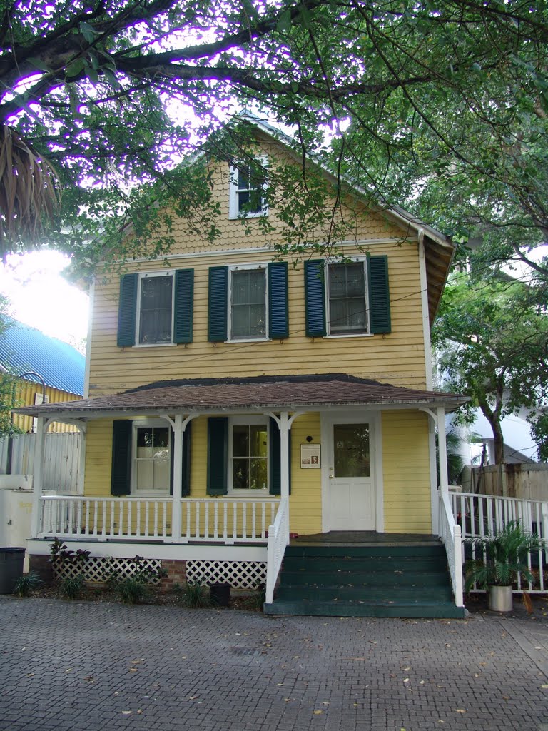 Flagler's Palm Cottage, only one to servive, built in 1896, Miami (10-31-2010) by Ken Badgley