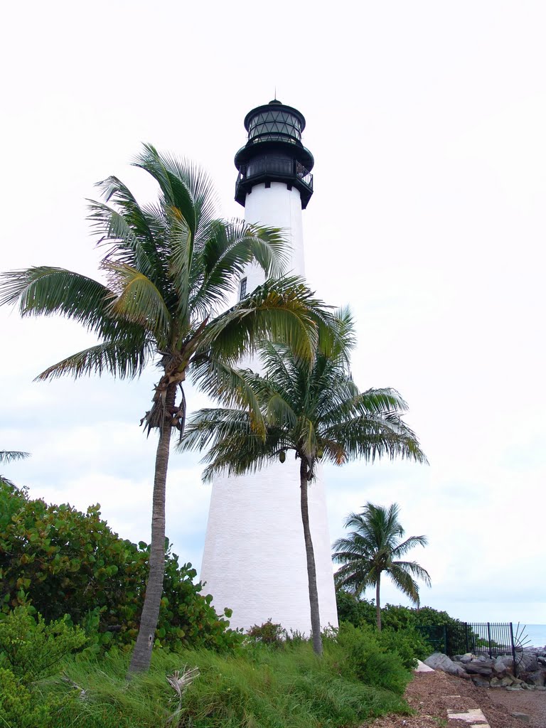 1846 Cape Florida lighthouse, oldest structure in Dade County (11-1-2010) by Ken Badgley