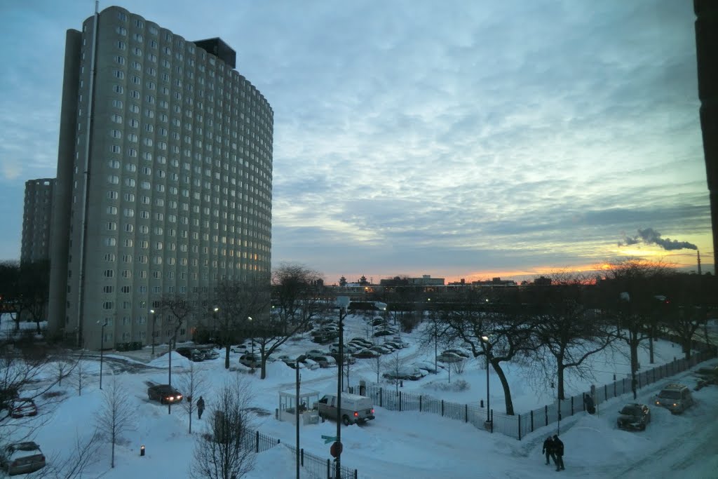 Winter sunset in South Loop by Leskra