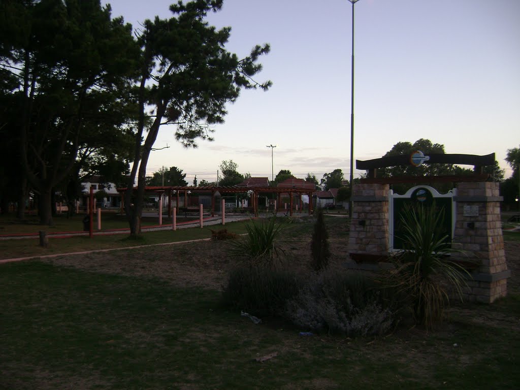 Plaza de Los Pioneros by Guido Enoan