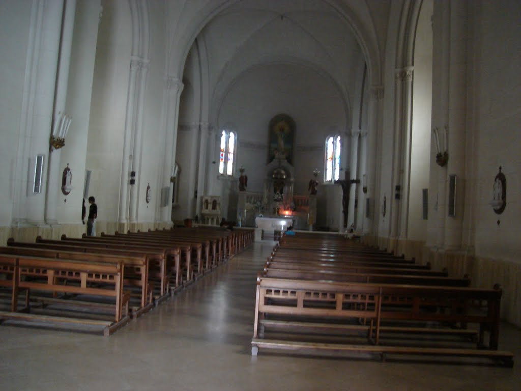 Interior de la Parroquia Santísima Sacramento. La Falda, Cba. by Elías Meaurio