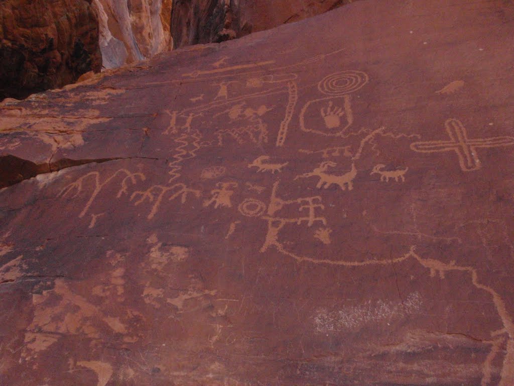 Petroglyphs, Valley of Fire State Park, NV by Cety T