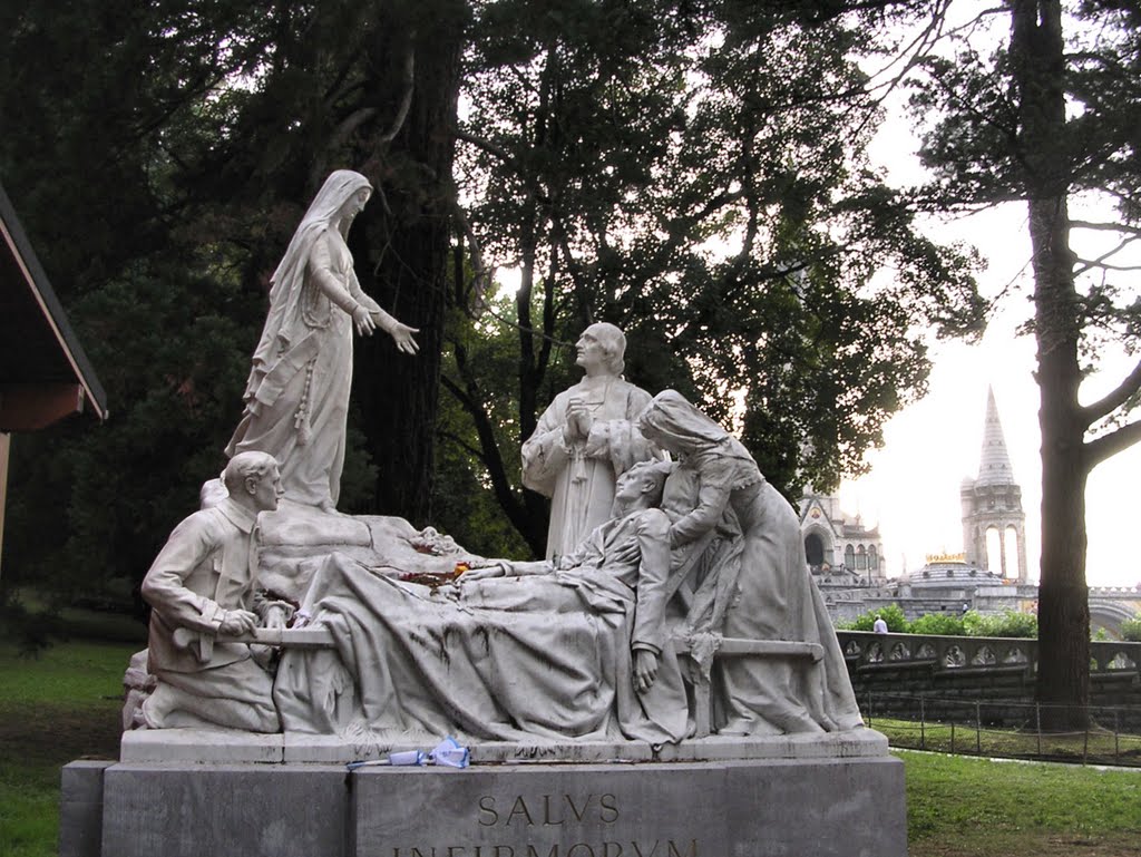 Lourdes - Salus infirmorum - Dedicata a Renato Bordonali - Monumento di Jules Dechin del 1912 - Ingresso di San Giuseppe** by Marinella Rusmini