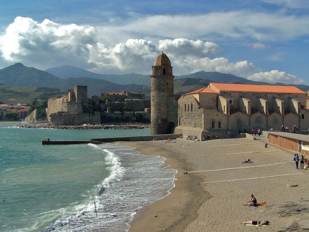 Collioure et sa belle plage by Peter de GROOT