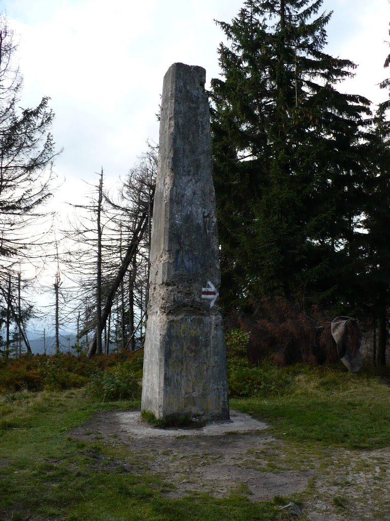 Obelisk na Turbaczu (1310m n.p.m.) by Michał Florek