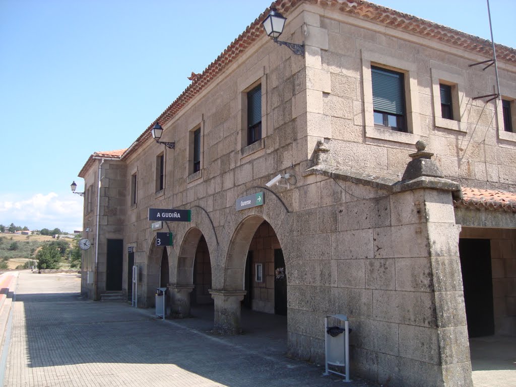 La estación ferrocarrile de La Gudiña. by rmveiga