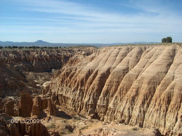 Cathedral Gorge State Park by iwontreply