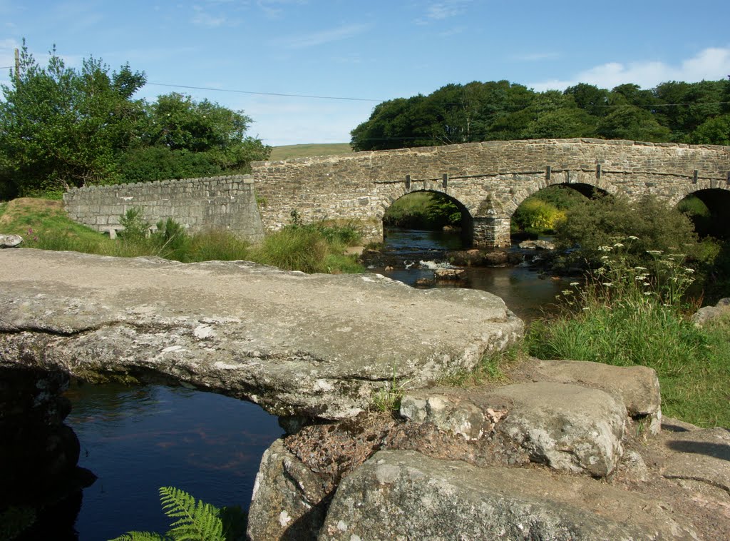 Alte Steinbrücken in Postbridge, Dartmoor by Friedhelm Glöckner