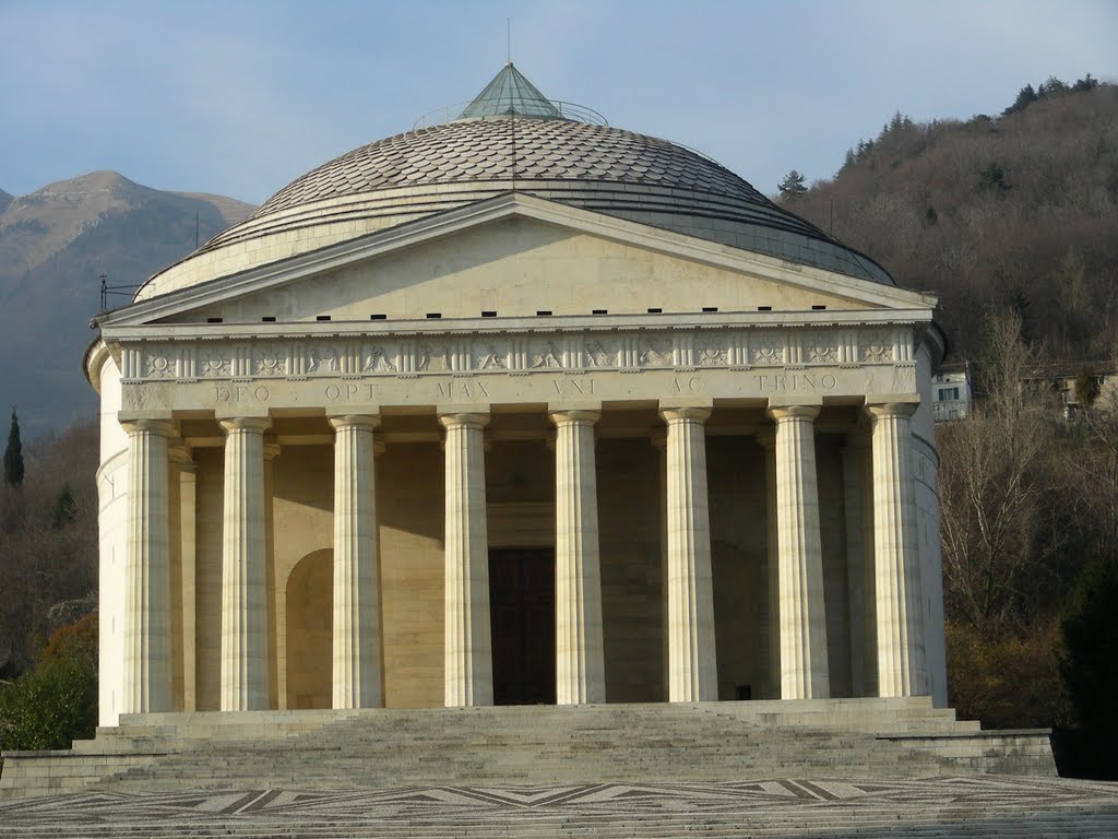 Tempio di Canova by enricogol