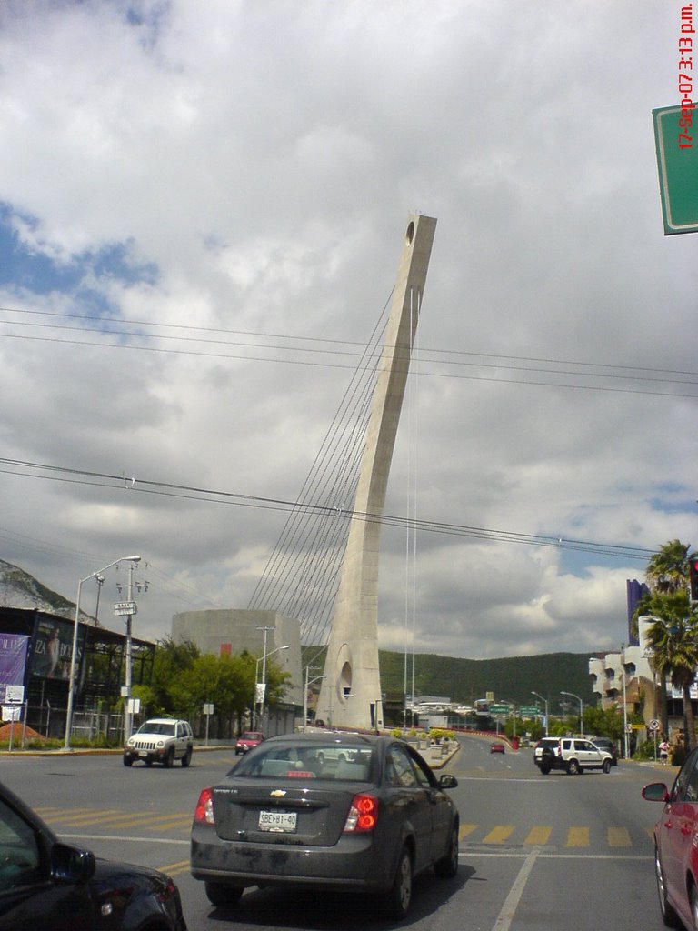 Puente atirantado desde humberto lobo by leonel treviño