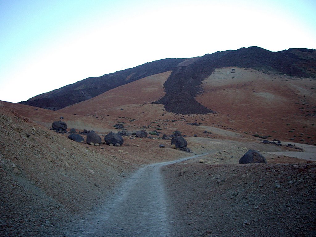 subiendo al teide by Héctor Gil