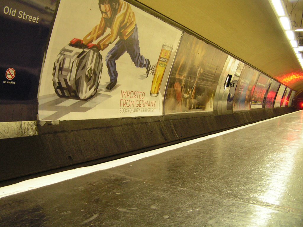 Northern City Line northbound platform by Olof Lagerkvist