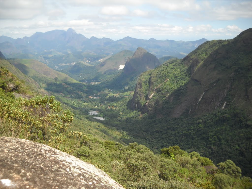 Vale do Bonfim seen from Pedra do Queijo!!! - PARNASO by paulsmithrj