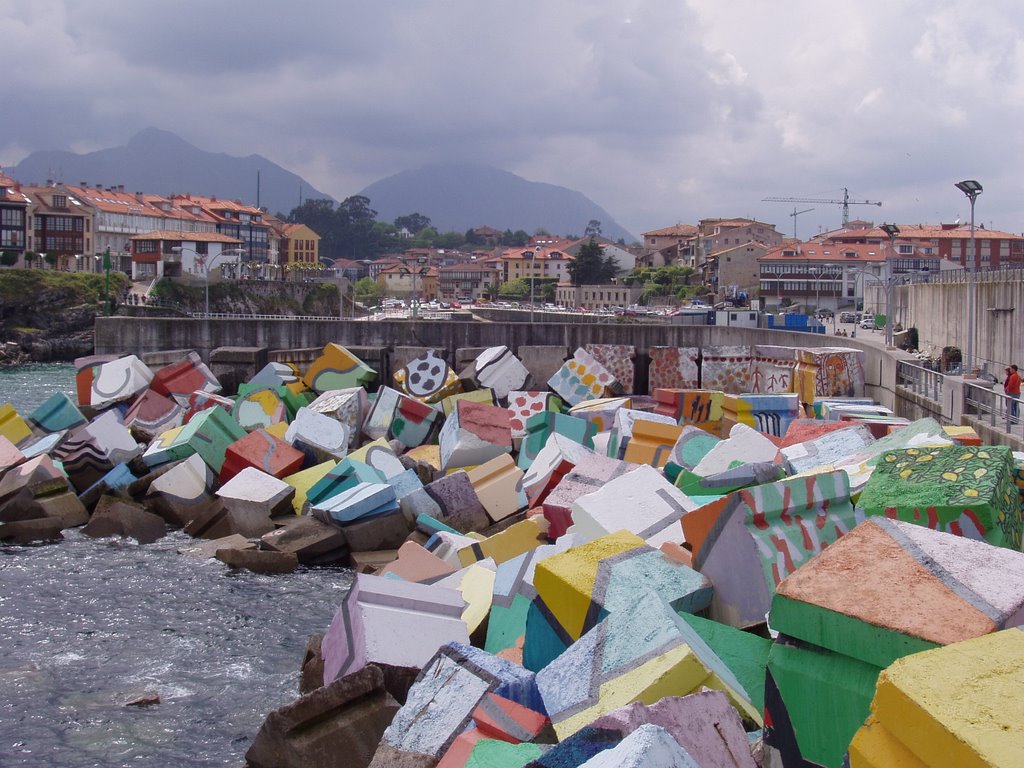 View of Llanes and "Memory cube" of Ibarrola by DJR