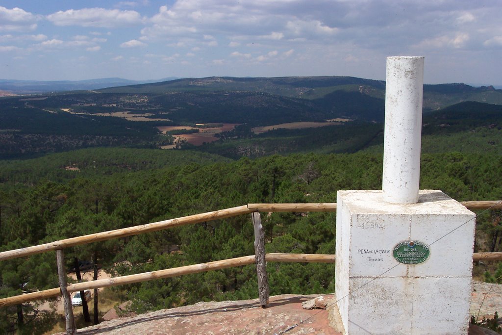 Bezas: Peña de la Cruz by Manuel J Esteve