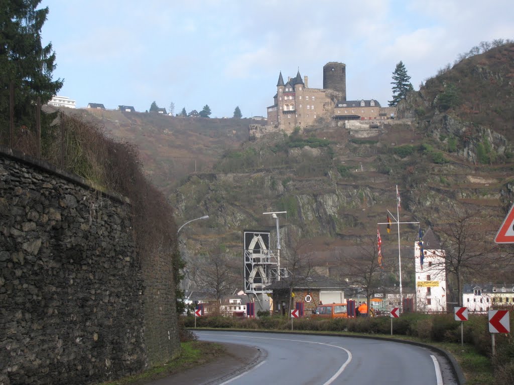 Blick zur Burg Katz by Schwabendude