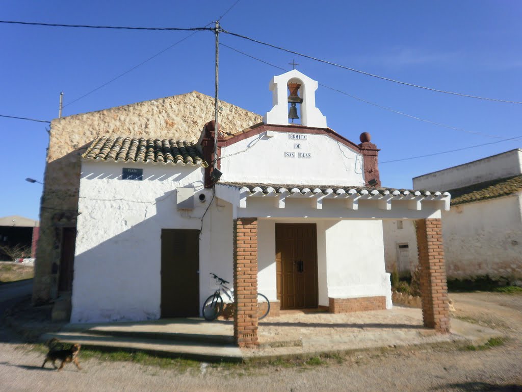 Ermita de Serradiel (un día antes de San Blas 2011) by DnTrotaMundos ☮