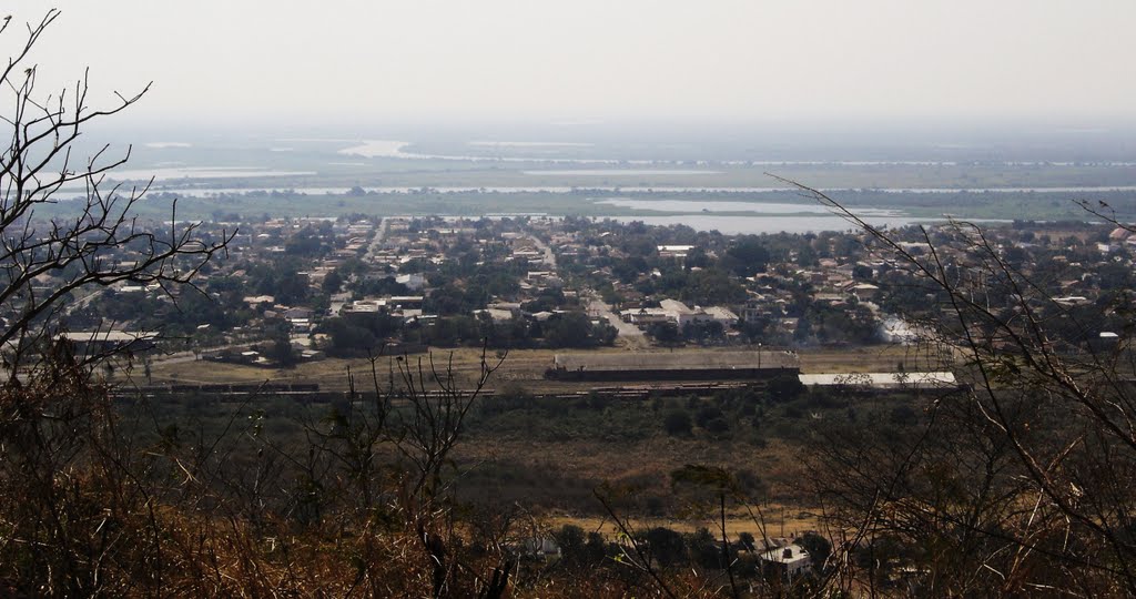 Corumbá, MS, Brasil. by André Bonacin