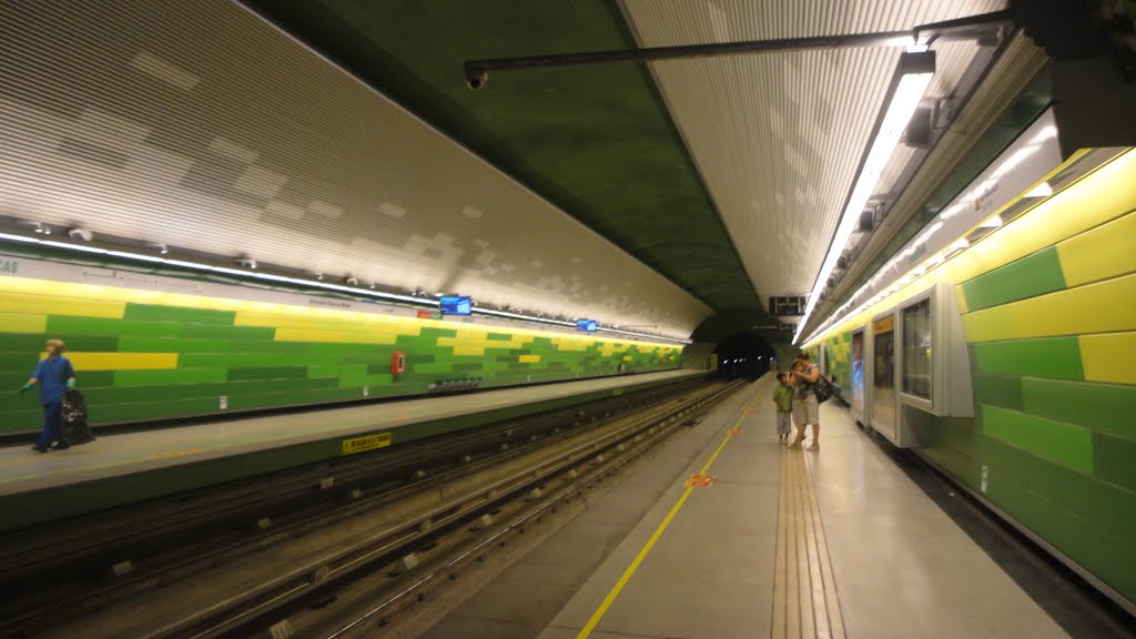 Estación Barrancas. Pudahuel Santiago by Ignacio Paredes