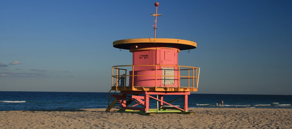 South Beach, Miami Beach, FL 33139, USA by luciano mantovani