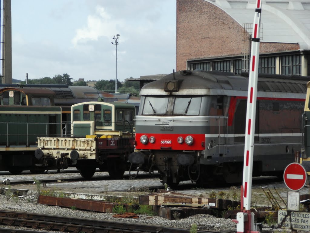 Dépot de Longueau au pied de la rotonde 2005/08 by hbtrain