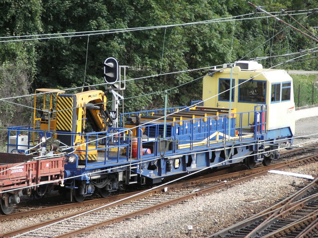 Longueau manoeuvres sous le pont de 88m 2-2005/05 by hbtrain