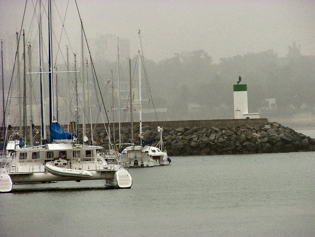 La Rochelle - Yachthafen by Peter Klähn