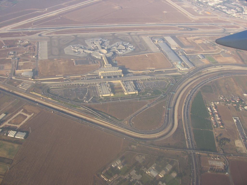 Ben Gurion Terminal No 3 by Fiolet