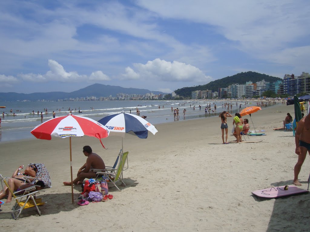 Praia do Meio by Washington Luiz frei…