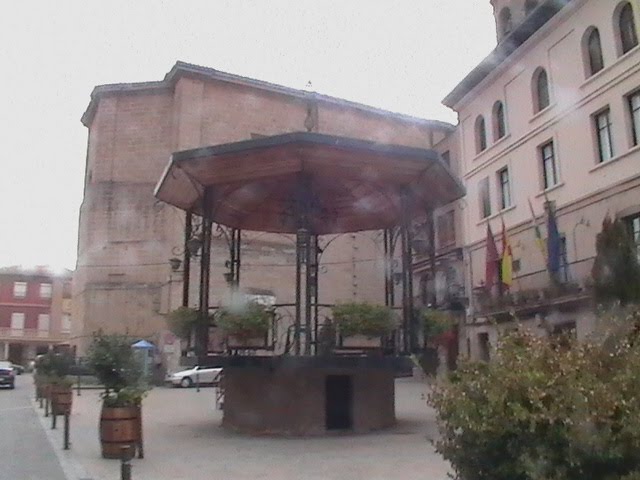 KIOSCO DE MÚSICA PLAZA DE ESPAÑA CENICERO LA RIOJA by Trasmerano