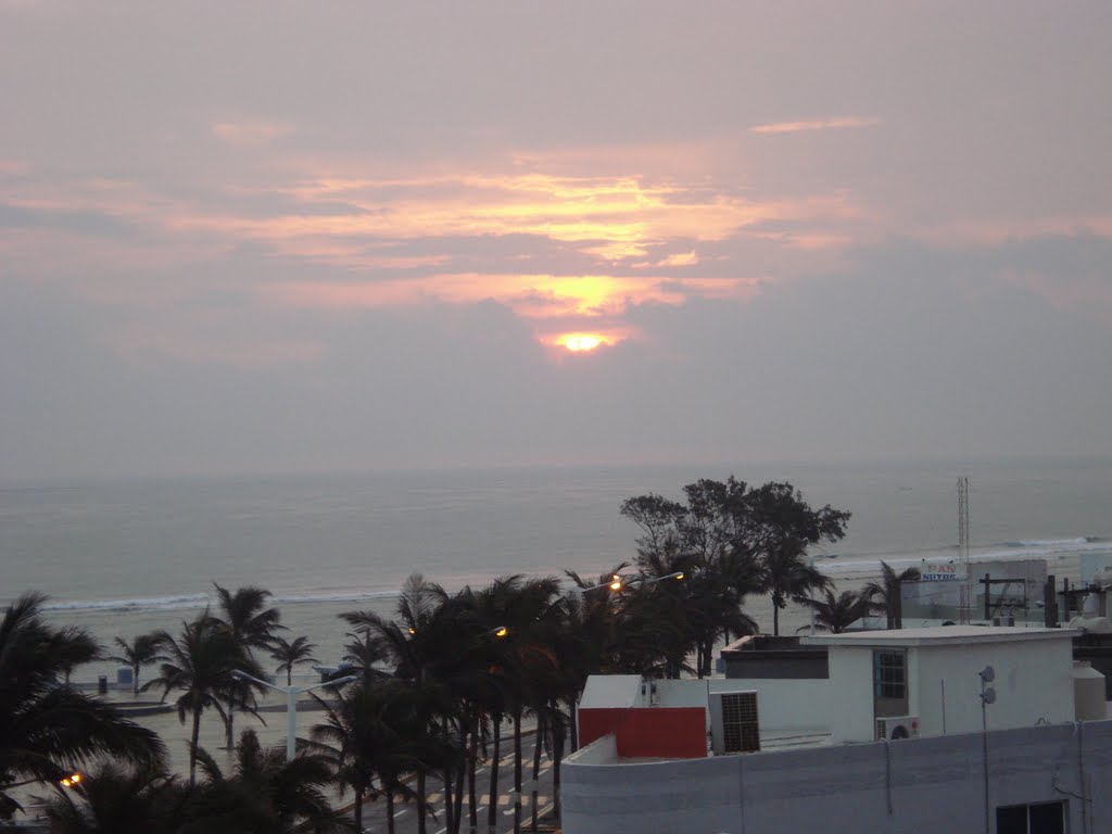 Amanecer en Veracruz by hugo oaxaca