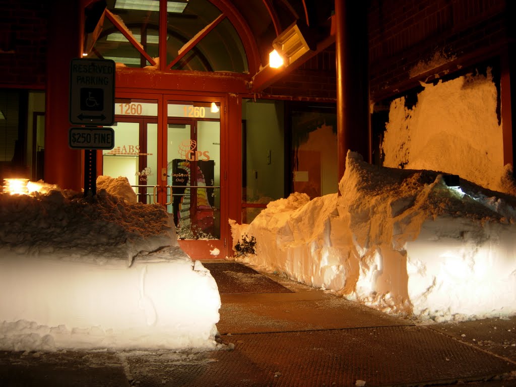 Chicago Blizzard of 2011(22 inches of snow, 3rd largest all time) but we got more! by ryandenver