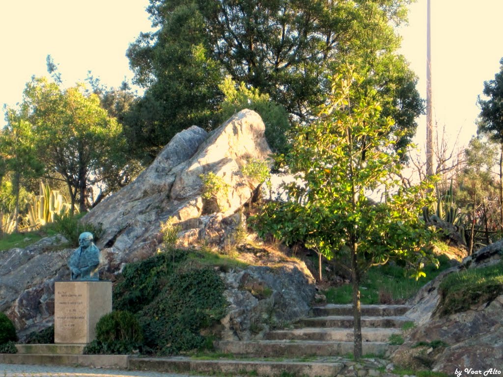 Trofa S. Gens, busto padre Armindo Silva Gomes / sculpture by Voar Alto