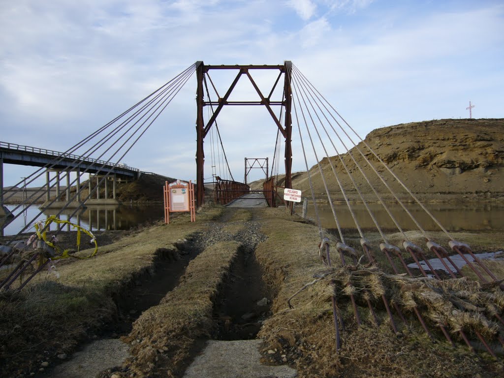 El antiguo puente de Río Grande by Farid Monti