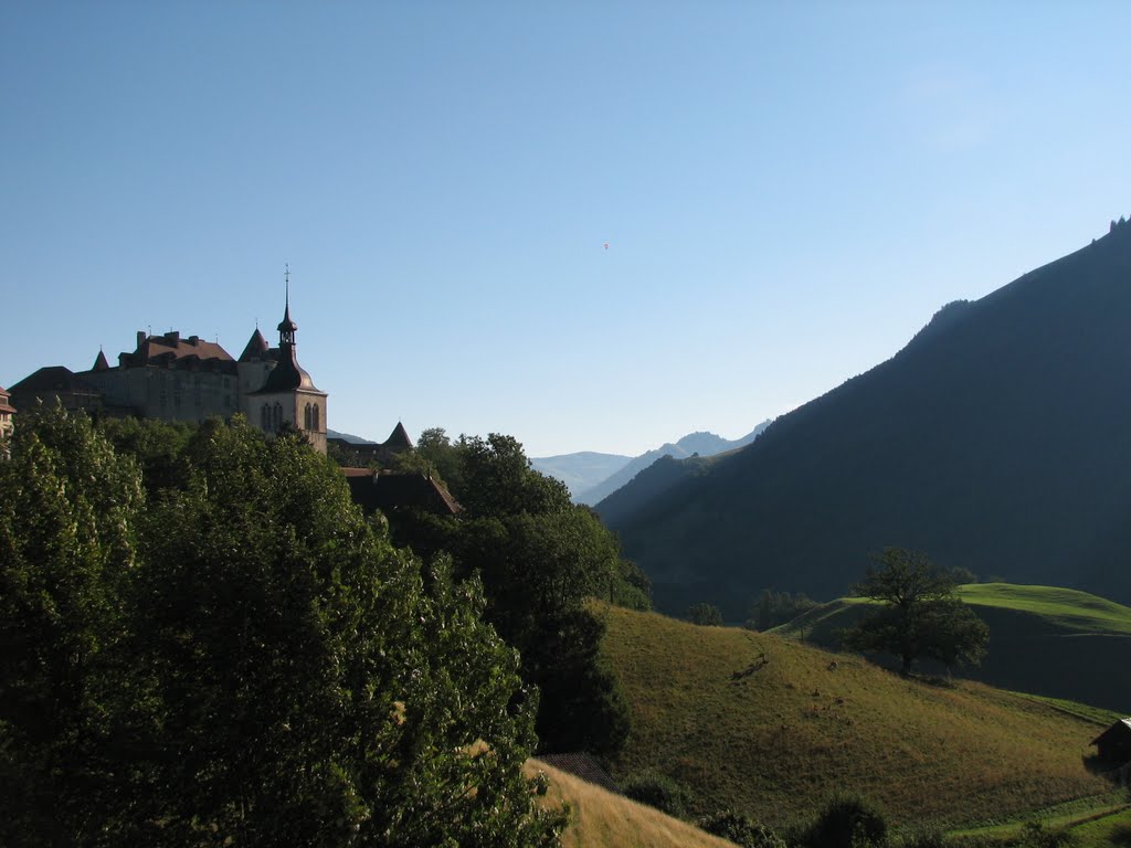 Castell de Gruyères i globus.Castillo de Gruyères y globo aerostático. by Josep M.T.