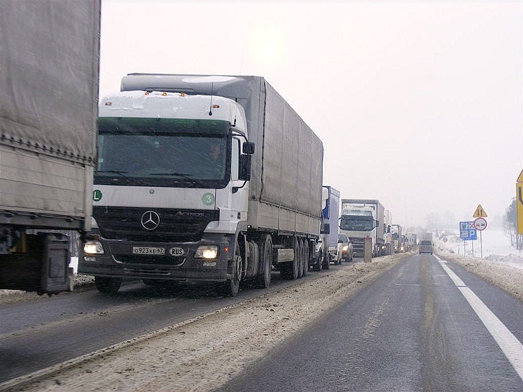 Droga nr8 Jazda w korku z Warszawy w kierunku Wrocławia. Road nr 8 Driving in traffic from Warsaw to Wrocław by Andrzej Brudziński..…