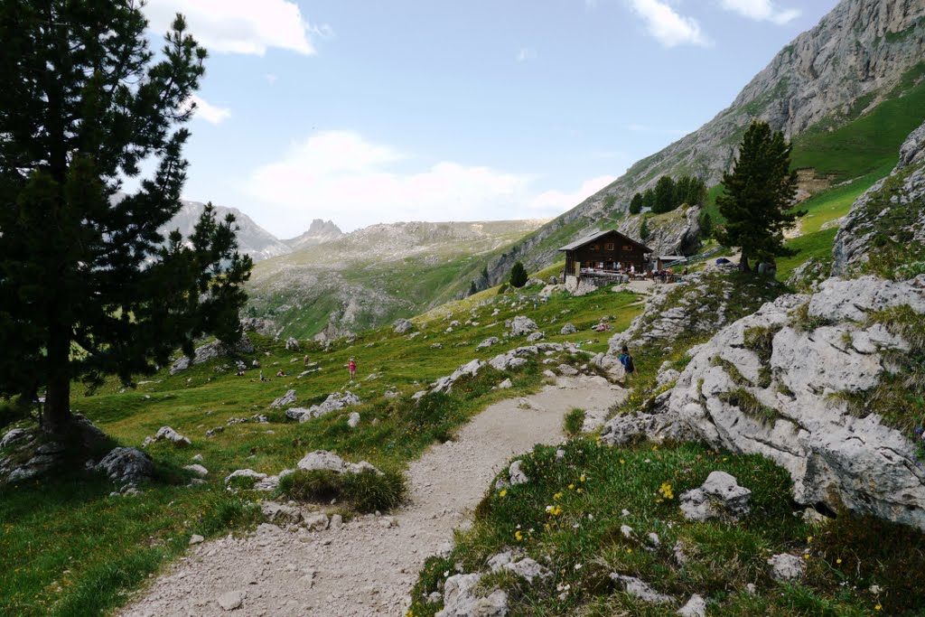 Rifugio Sandro Pertini (2300 m a.s.l.) by Martina Moudrá