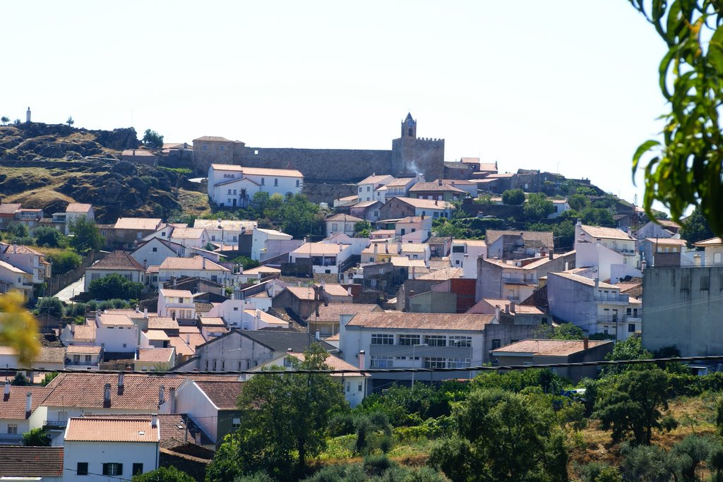 O CASTELO by NEVES ANTÓNIO