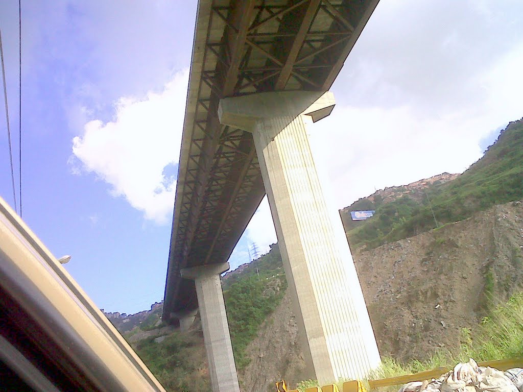 Viaducto 1 ccs la guaira by Heruan Escalona