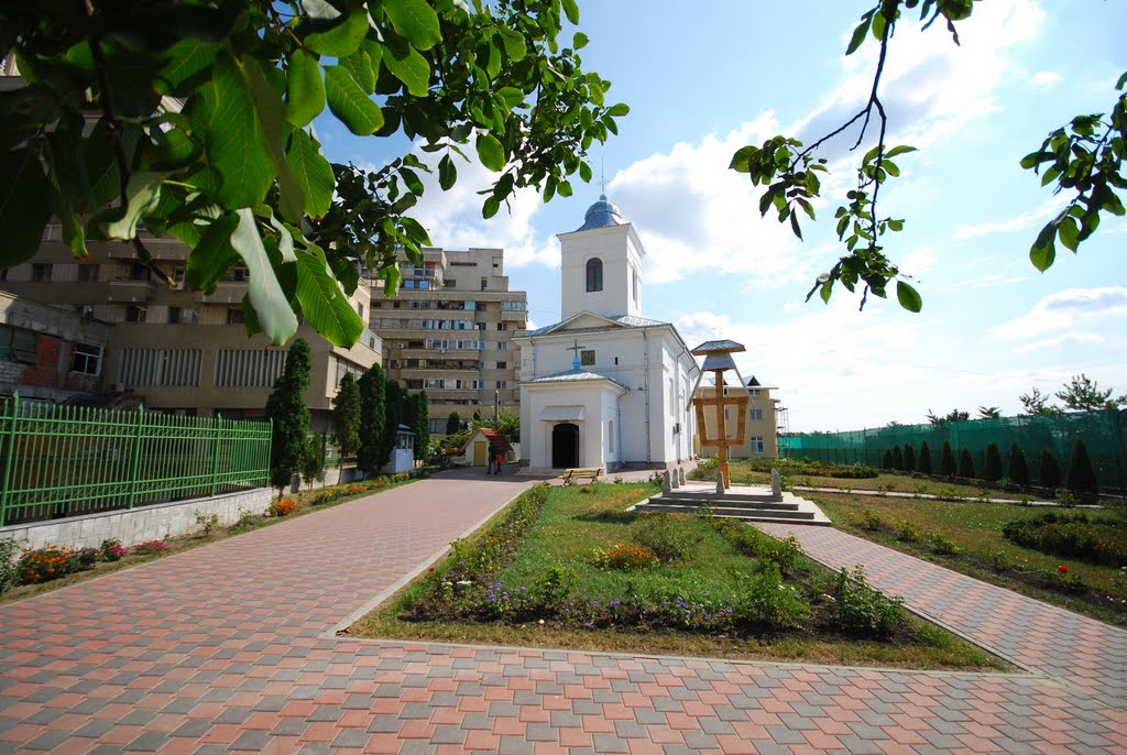 Biserica Sf. Lazăr - Iași by Alexandru Losonczy