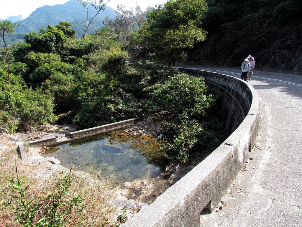 金山路 上石梨貝水塘排洪渠 by Percy Tai  漆園童