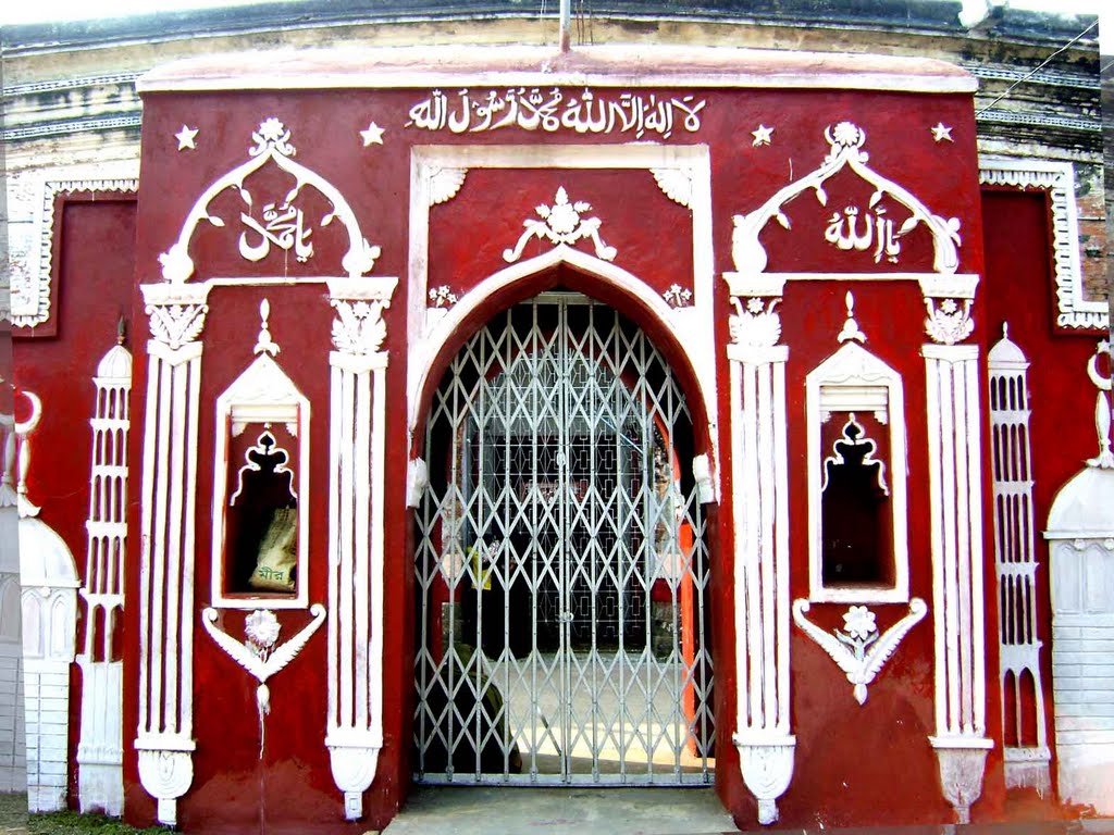 Main door of Khan Jahan Ali Mazar (8/02/2011) by Shyama prosad (Rajpa…